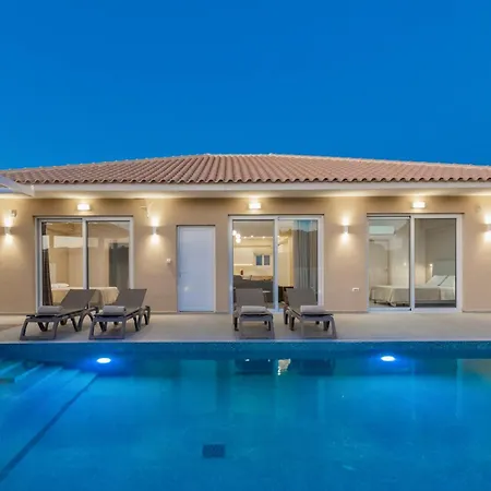 Вилла Spartakos - Slow Living Retreat Collections With Private Pools