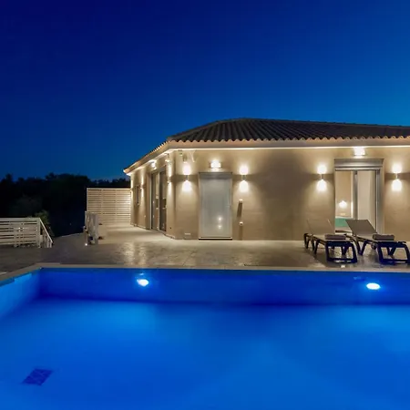 Spartakos - Slow Living Retreat Collections With Private Pools Планос