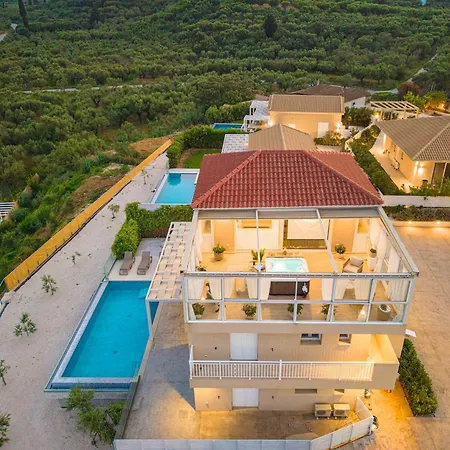 Spartakos - Slow Living Retreat Collections With Private Pools Планос
