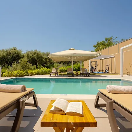 Вилла Spartakos - Slow Living Retreat Collections With Private Pools *